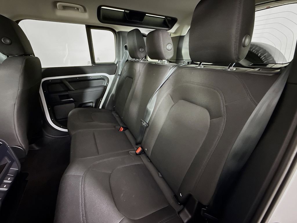 Used 2023 Land Rover Defender 110 image 24