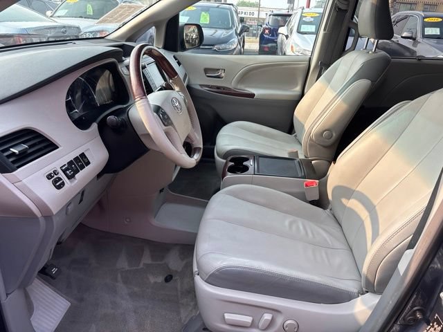 Used 2013 Toyota Sienna Limited w/ Premium Pkg AWD/4WD image 17