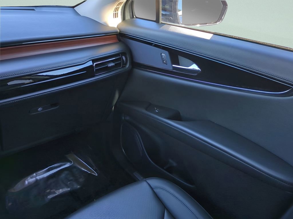 Used 2022 Lincoln Nautilus Reserve image 17