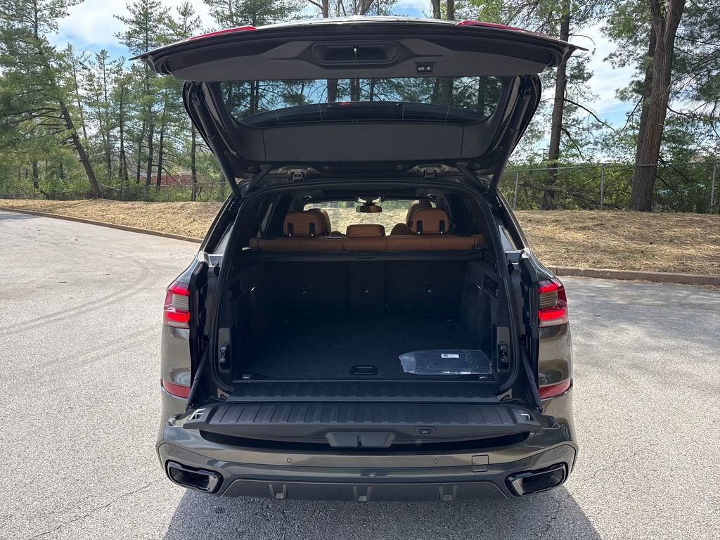 Used 2023 BMW X5 xDrive40i w/ M Sport Package image 26