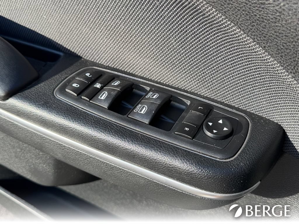 Used 2016 Dodge Charger SE w/ Popular Equipment Group RWD image 15