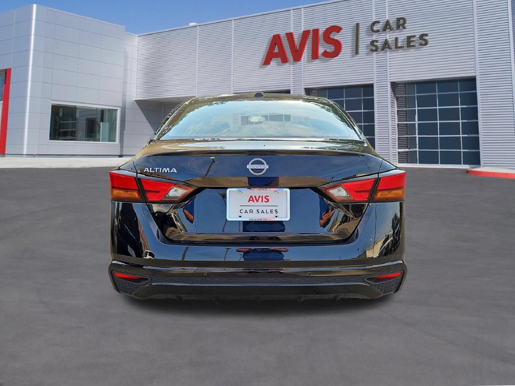 Used 2025 Nissan Altima 2.5 SV FWD image 7