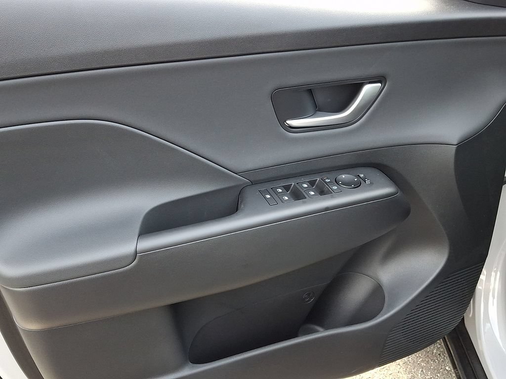 New 2026 Hyundai Kona SEL Premium FWD image 9