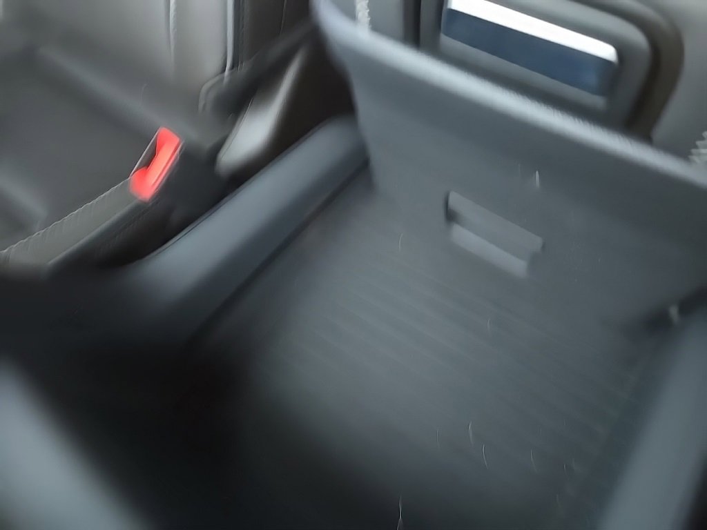 Used 2024 GMC Yukon Denali image 32