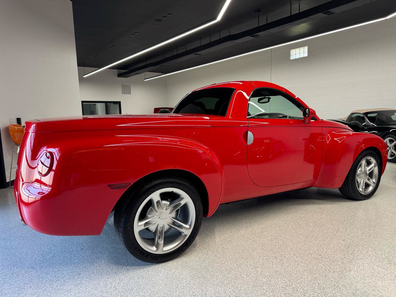 Used 2003 Chevrolet SSR w/ Preferred Equipment Group RWD image 14