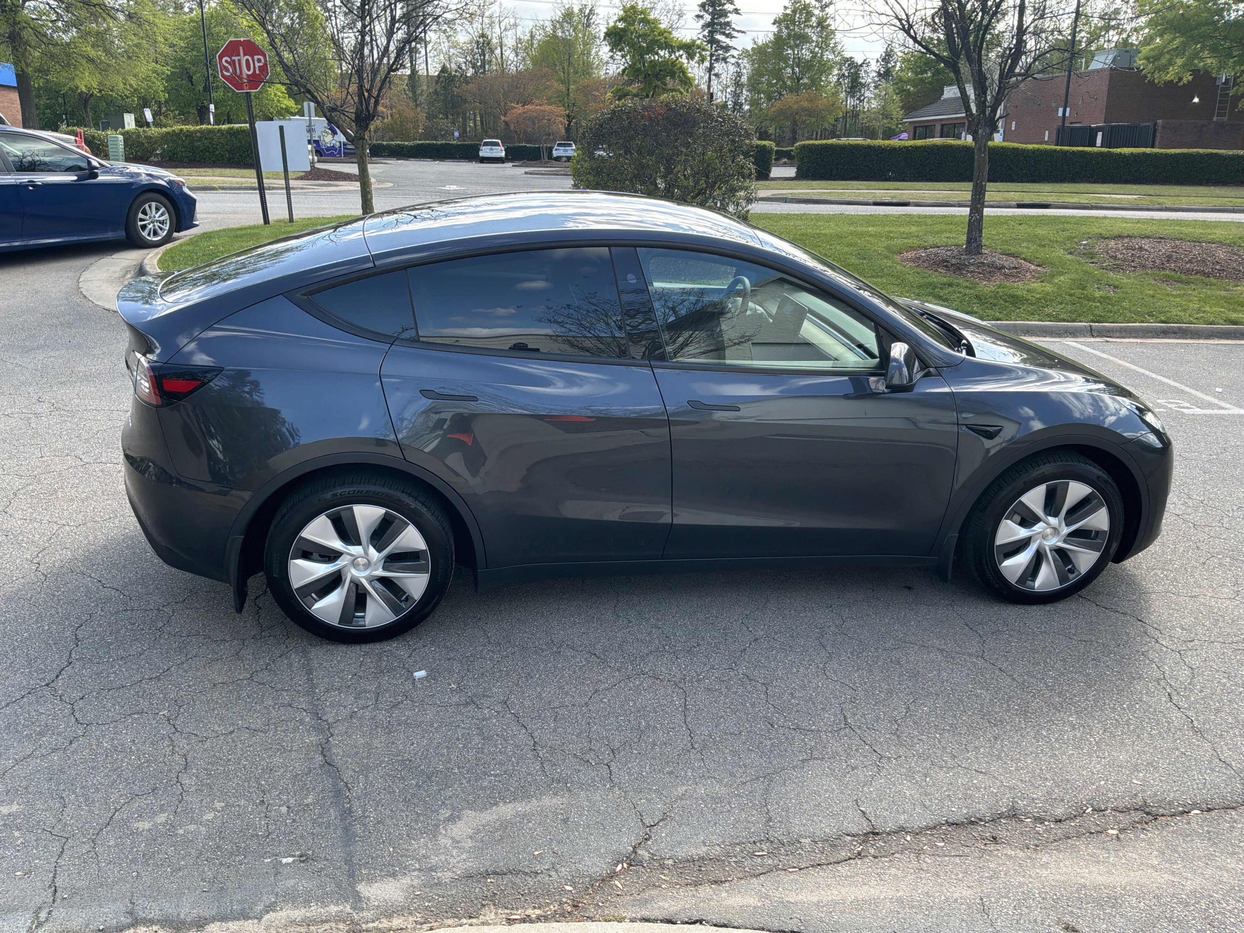 Used 2024 Tesla Model Y Long Range image 14