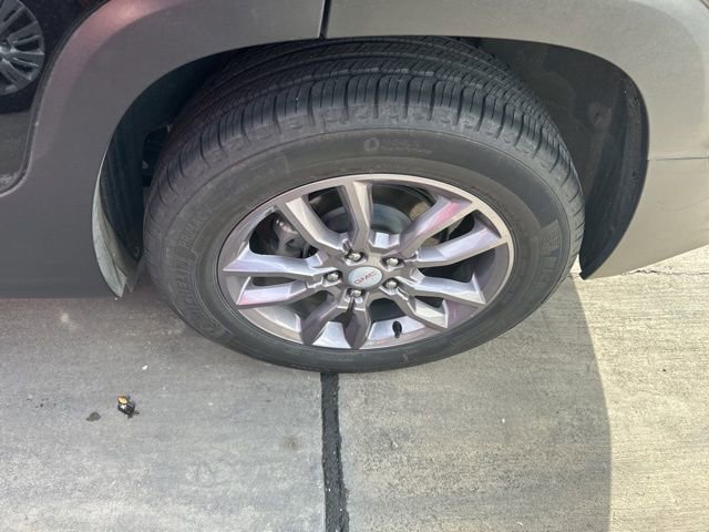 Used 2023 GMC Terrain SLT w/ Infotainment Package II image 10