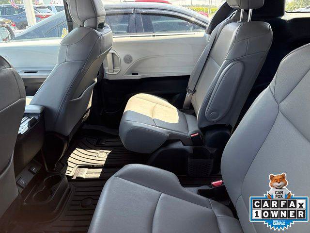 Certified 2025 Toyota Sienna XLE w/ XLE Plus Package AWD/4WD image 5