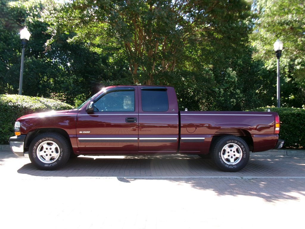 Used 1999 Chevrolet Silverado 1500 LS w/ Firm Ride Suspension Pkg RWD image 4