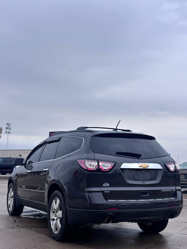 Used 2015 Chevrolet Traverse LTZ AWD/4WD image 3