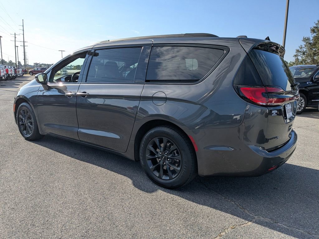 Used 2021 Chrysler Pacifica Touring w/ S Appearance Package image 6