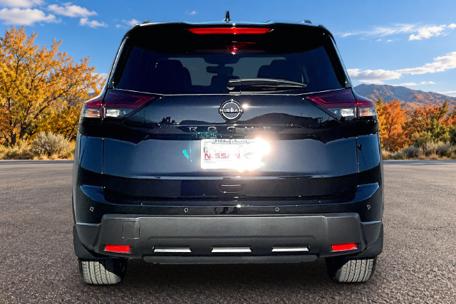 New 2026 Nissan Rogue Dark Armor FWD image 4