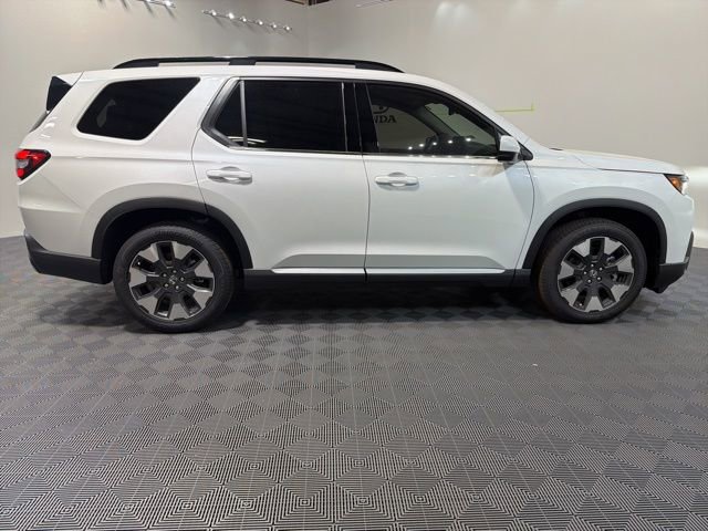 New 2026 Honda Pilot Touring image 7