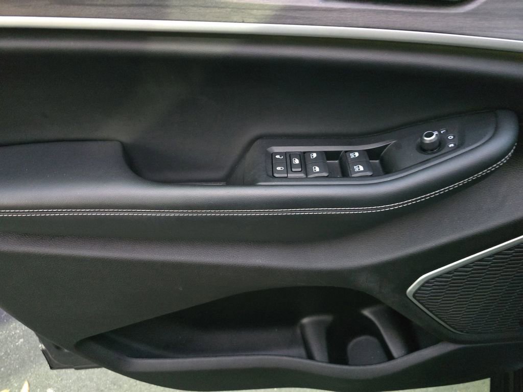 Used 2022 Jeep Grand Cherokee Limited image 16