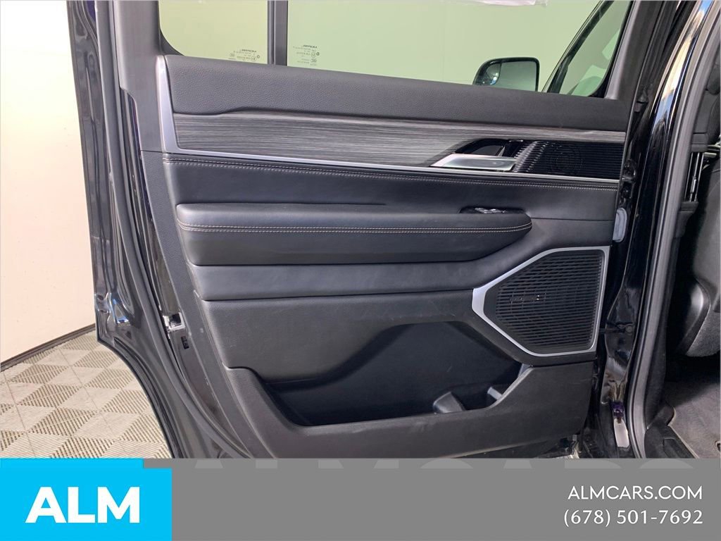 Used 2023 Jeep Wagoneer Series II AWD/4WD image 37