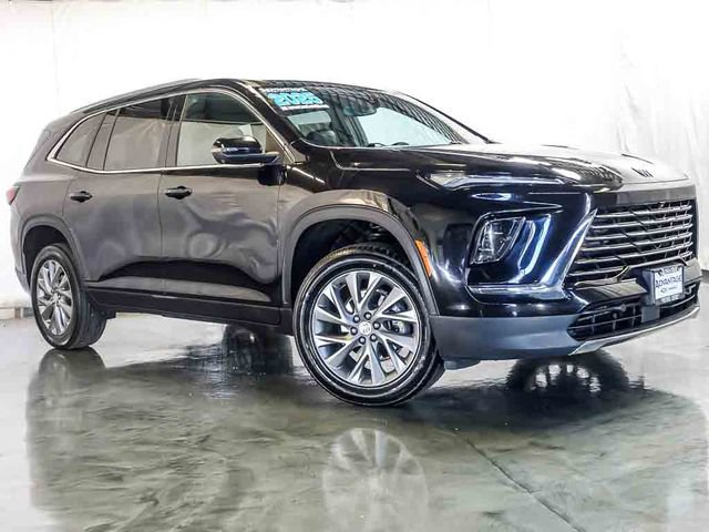 Used 2025 Buick Enclave Preferred AWD/4WD image 2