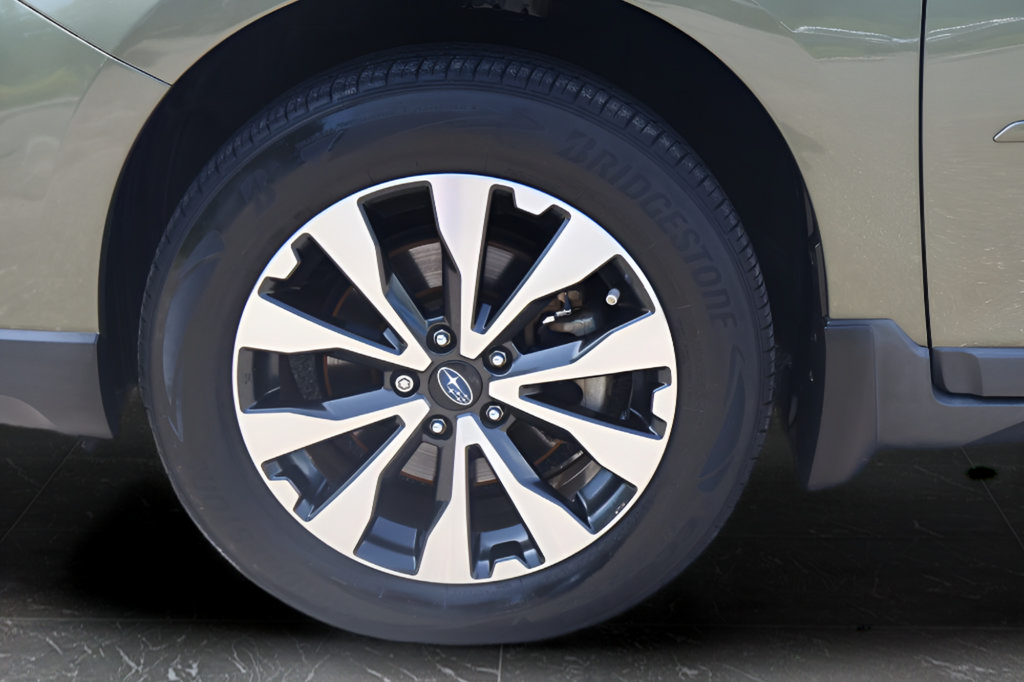 Used 2016 Subaru Outback 3.6R Limited AWD/4WD image 29