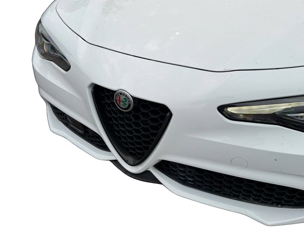 Used 2022 Alfa Romeo Giulia Veloce AWD/4WD image 32