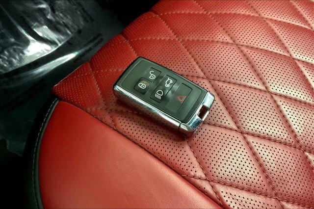 Used 2019 Land Rover Range Rover SV Autobiography Dynamic image 11