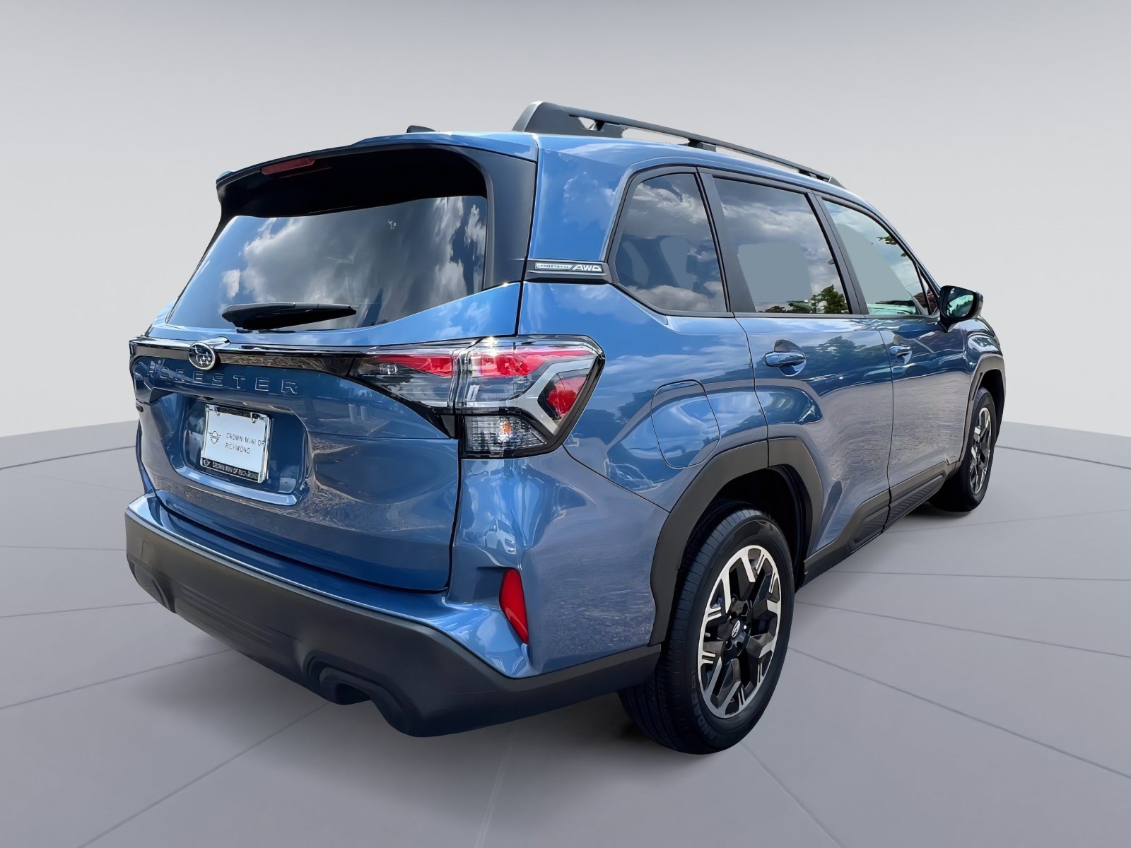 Used 2025 Subaru Forester Premium w/ Convenience Package #1 AWD/4WD image 5