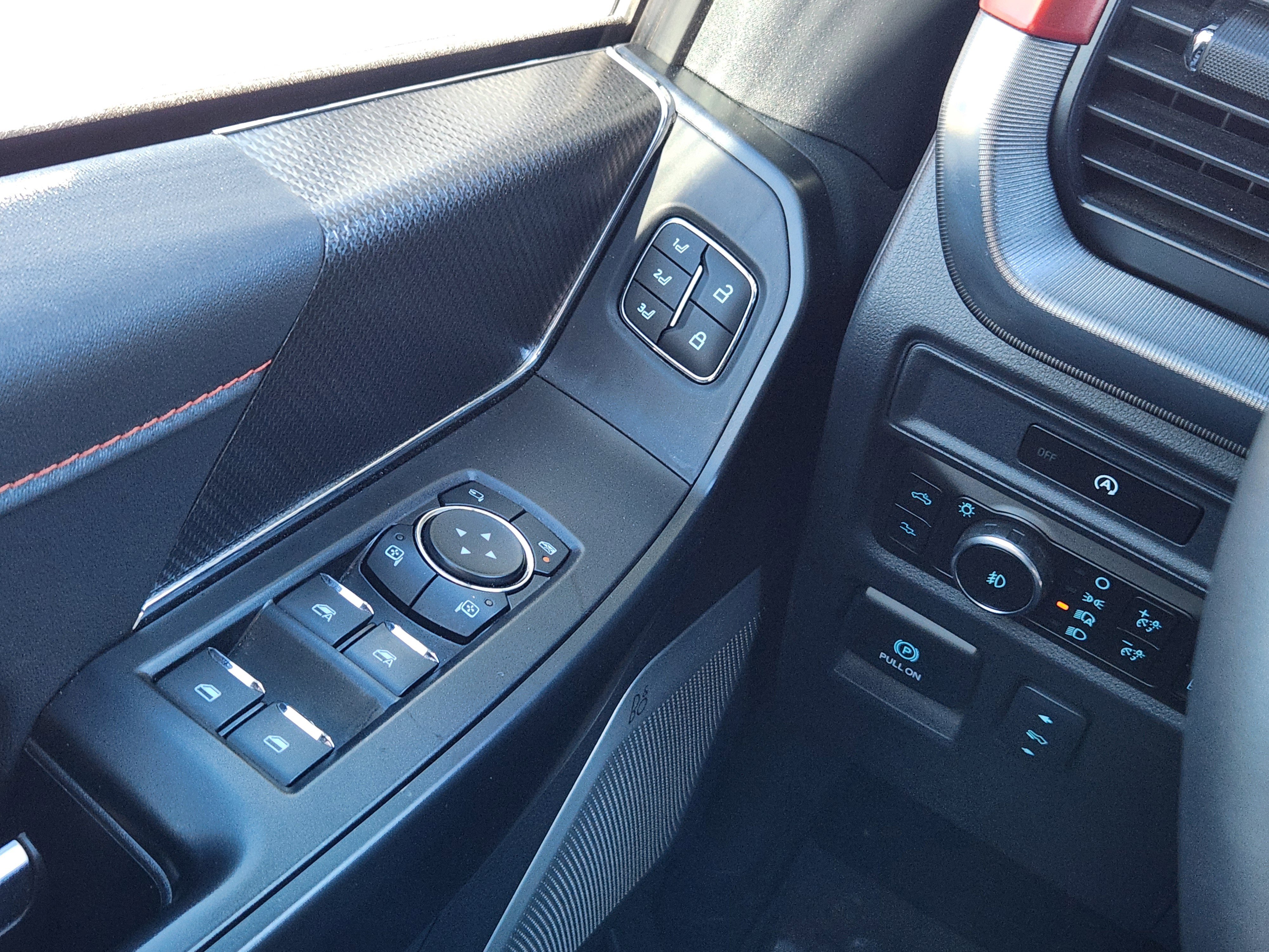 Used 2025 Ford F150 Raptor image 16