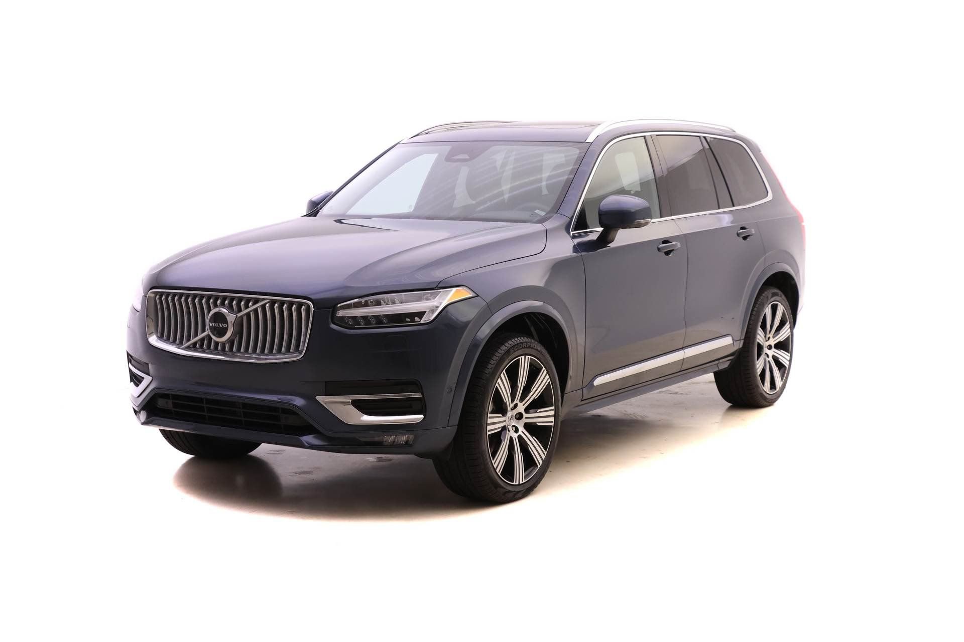 New 2025 Volvo XC90 B6 Plus w/ Protection Package Premier