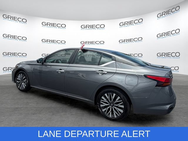 Used 2025 Nissan Altima 2.5 SV FWD image 5
