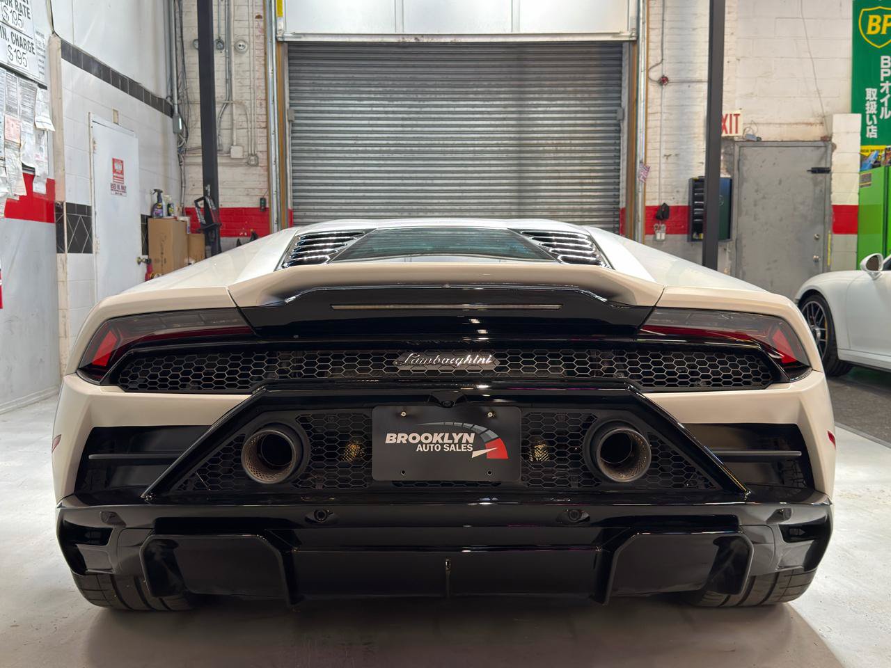 Used 2022 Lamborghini Huracan EVO image 7