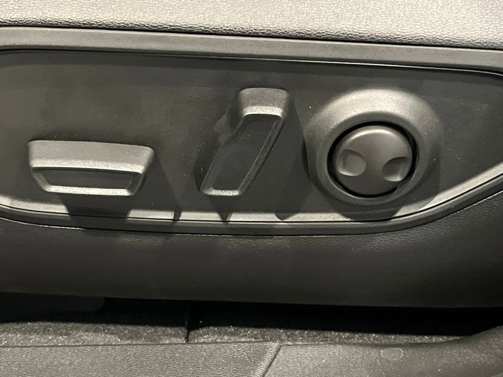 New 2026 Jeep Cherokee Limited image 29