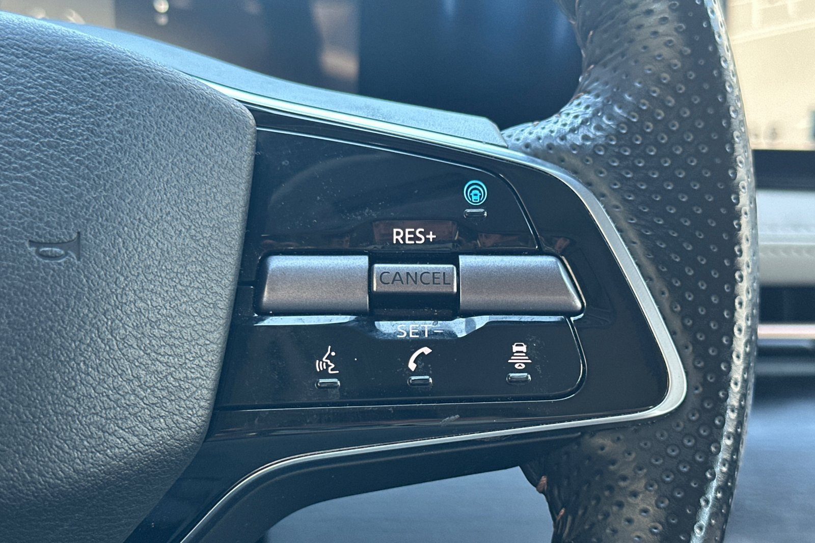 Certified 2023 Nissan Ariya FWD image 37