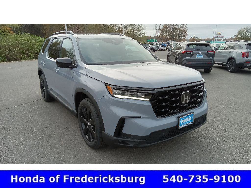 Certified 2025 Honda Pilot Black Edition image 3