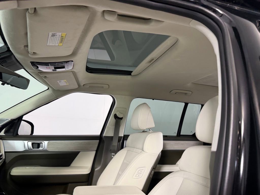 Used 2025 Hyundai Santa Fe Calligraphy image 23