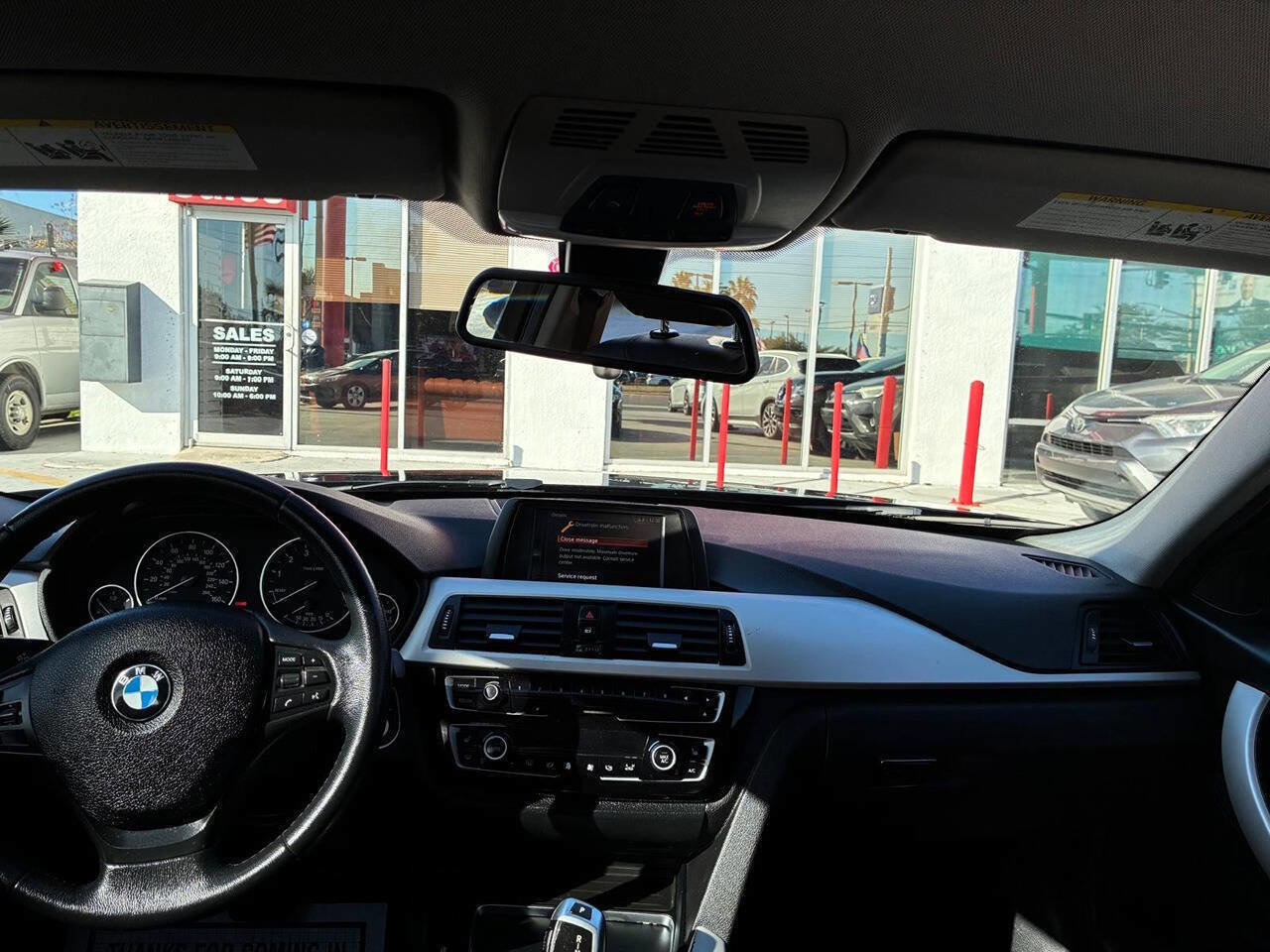 Used 2018 BMW 320i Sedan image 16