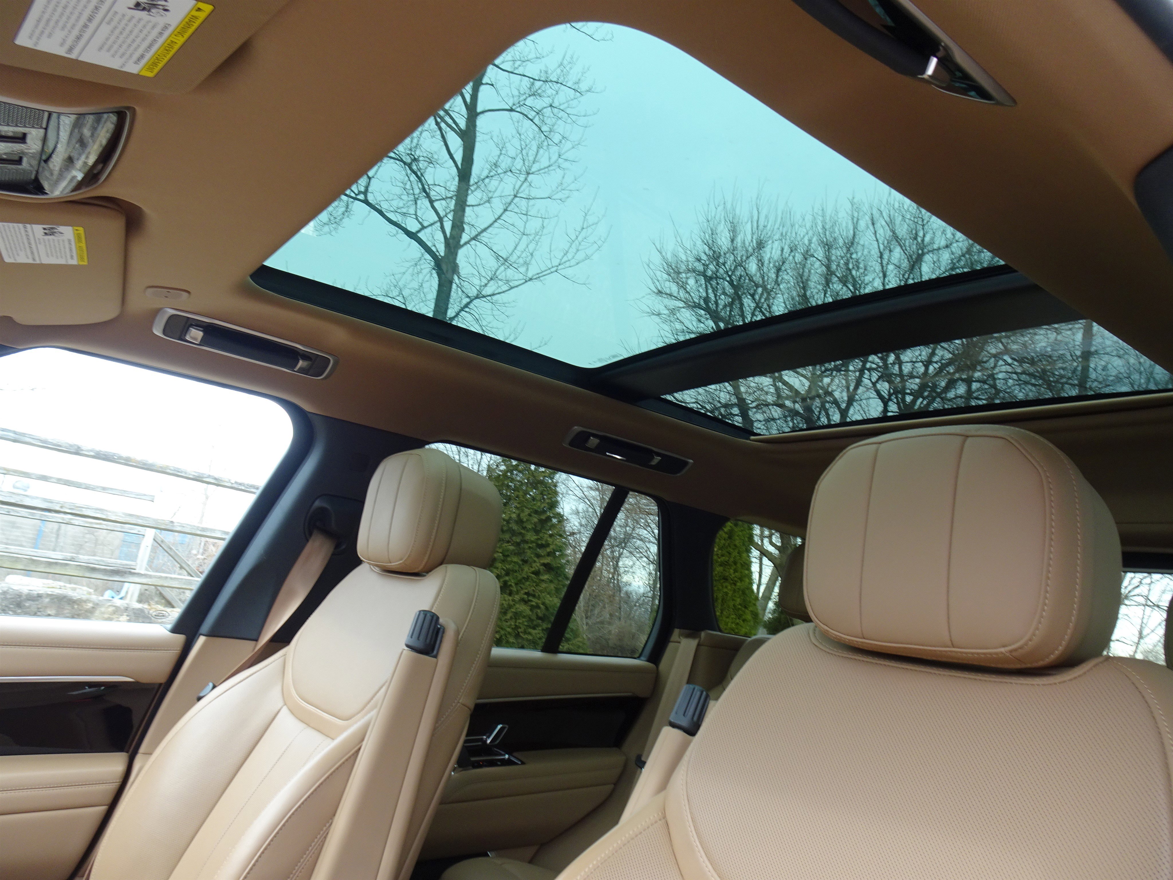 Certified 2024 Land Rover Range Rover SE image 5