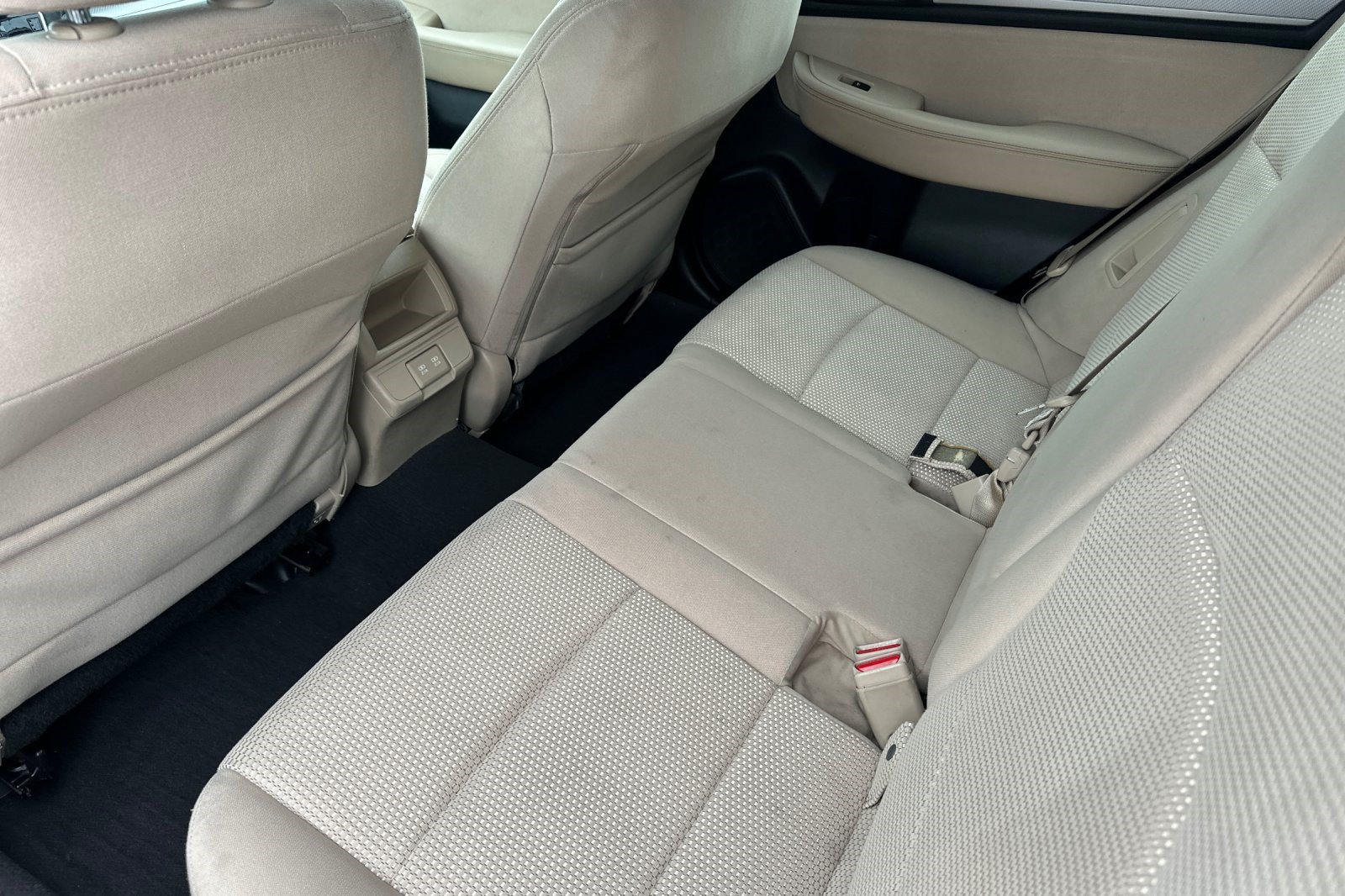Used 2019 Subaru Outback 2.5i Premium w/ Popular Package #2 AWD/4WD image 25