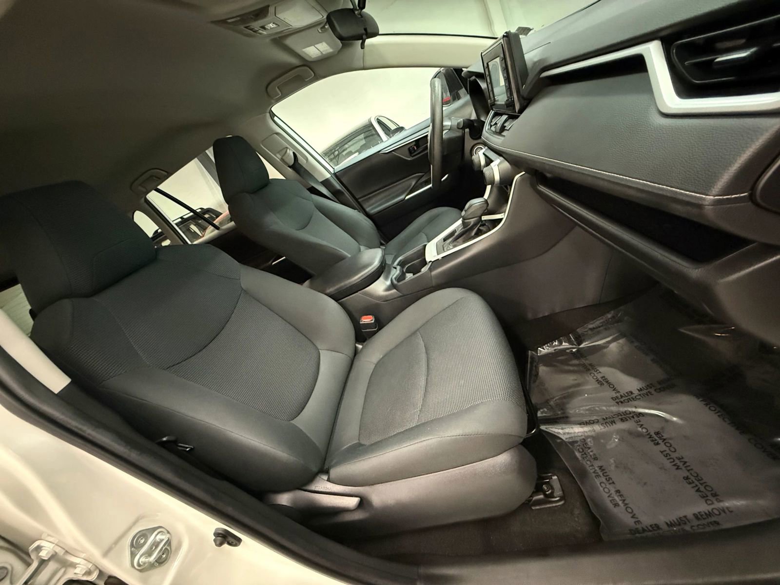Used 2019 Toyota RAV4 LE w/ Carpet Mat Package AWD/4WD image 24