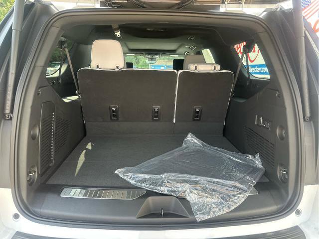 New 2025 Chevrolet Suburban Premier RWD image 51