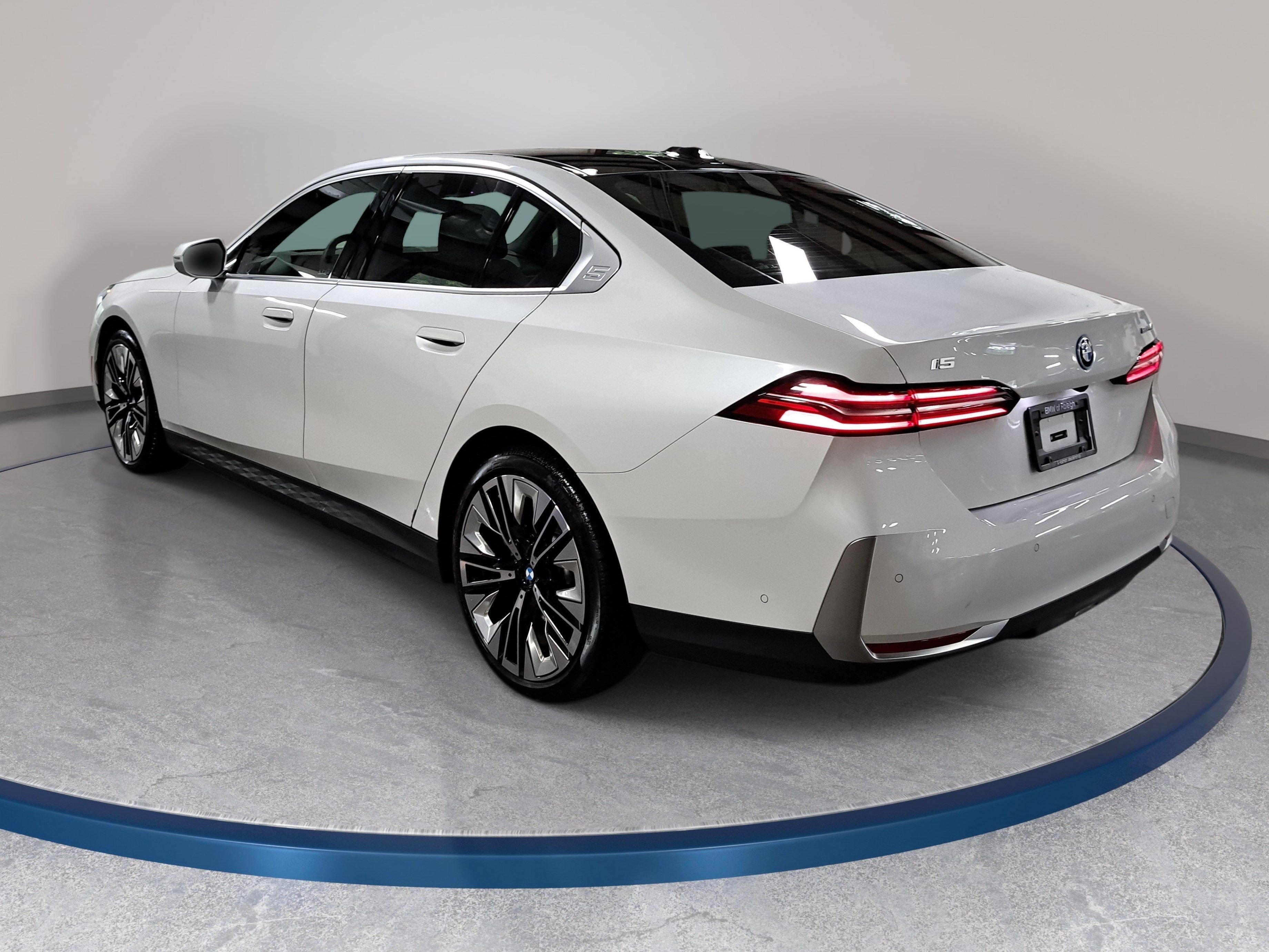 Used 2026 BMW i5 eDrive40 RWD image 8