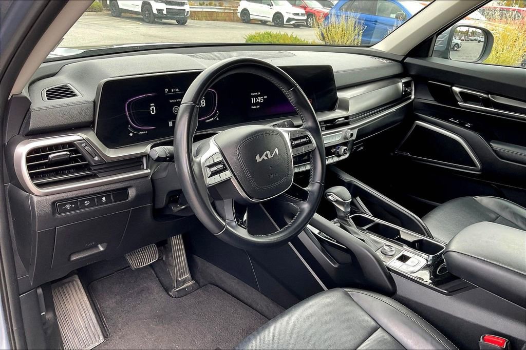 Used 2023 Kia Telluride LX image 13