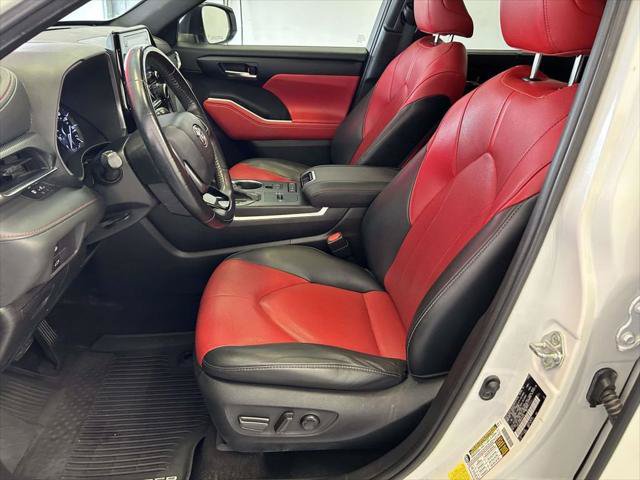 Certified 2021 Toyota Highlander XSE FWD image 17