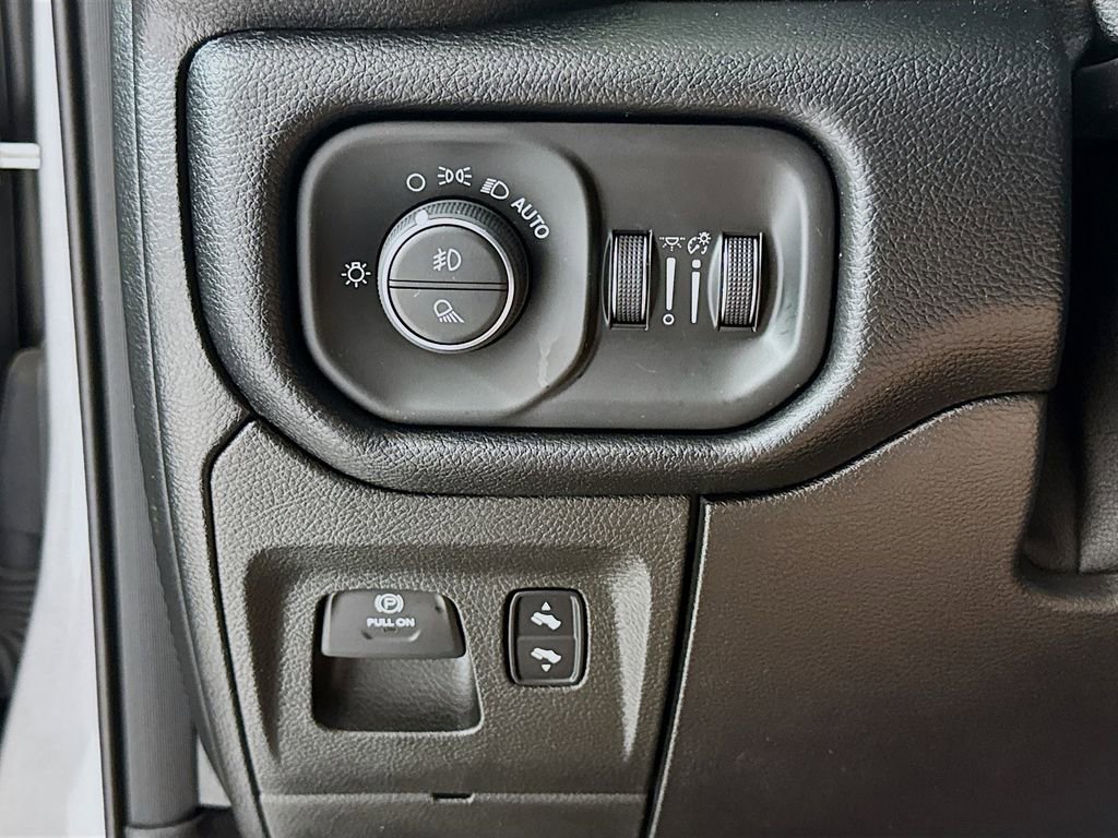 Used 2019 RAM 1500 Sport w/ Level 2 Equipment Group AWD/4WD image 11
