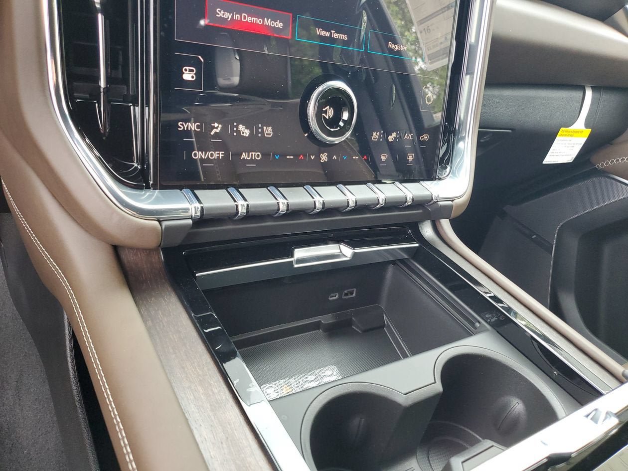 New 2026 GMC Yukon XL Denali Ultimate AWD/4WD image 23