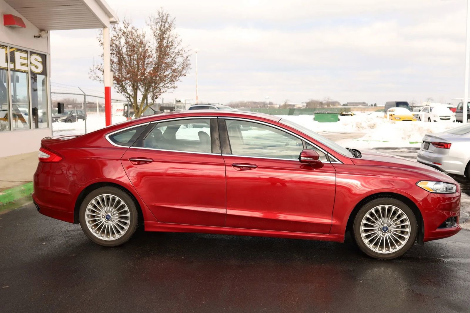 Used 2016 Ford Fusion Titanium image 4