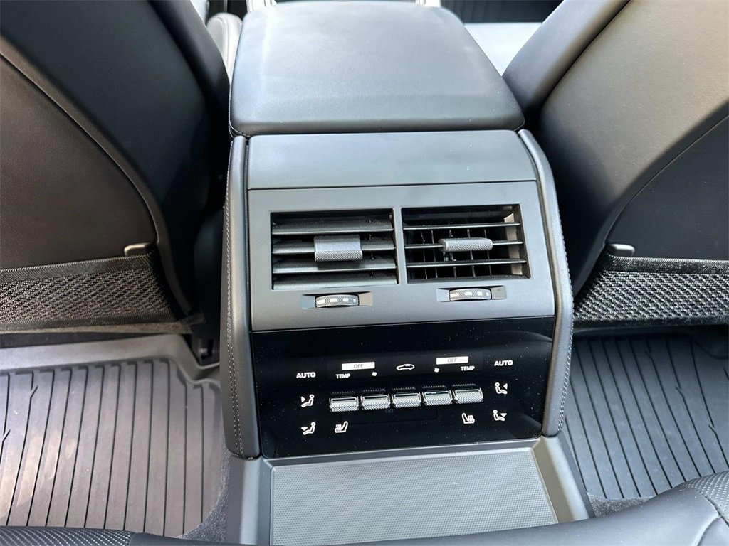 Used 2024 Porsche Panamera image 13