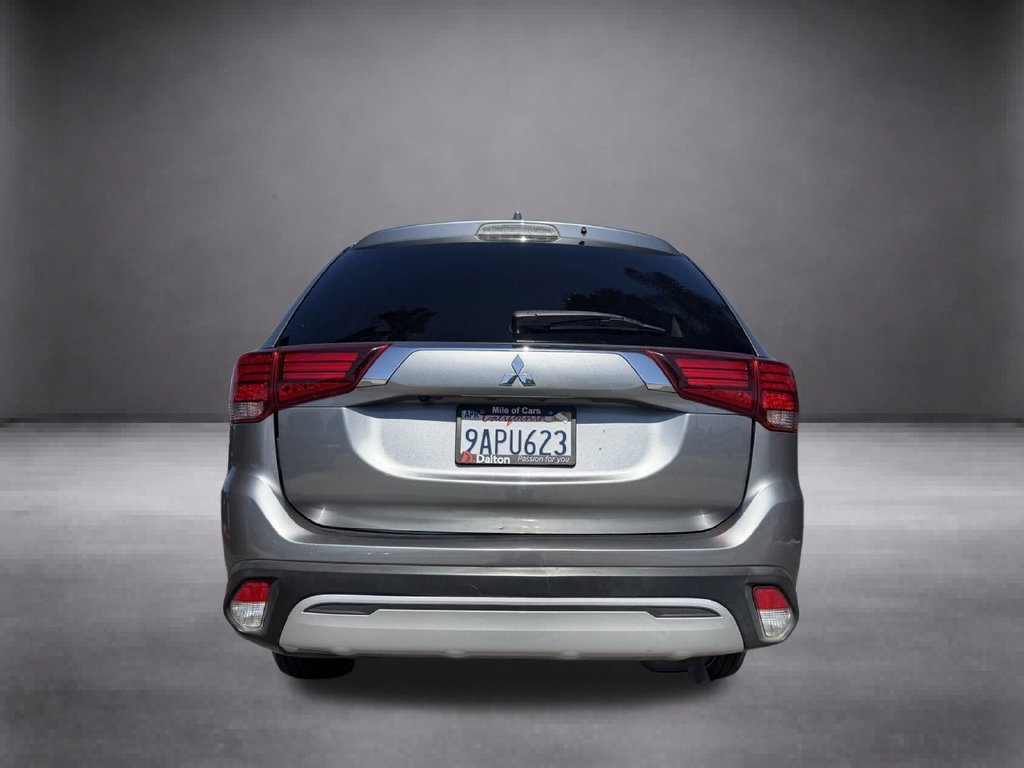Used 2020 Mitsubishi Outlander SE FWD image 12
