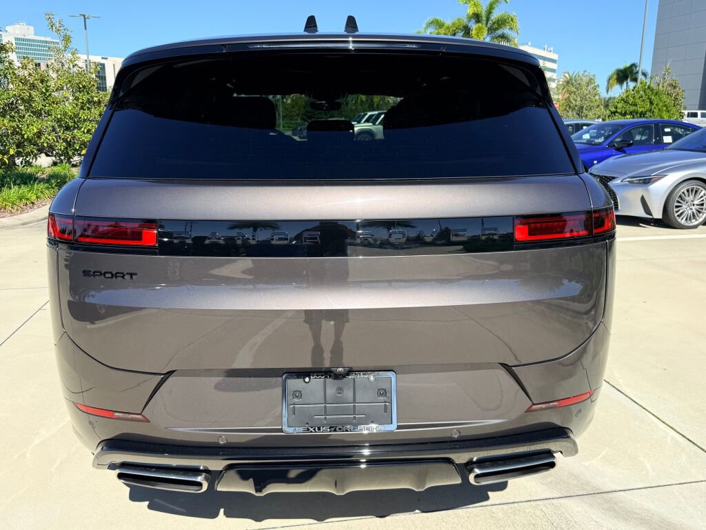 Used 2024 Land Rover Range Rover Sport Dynamic SE image 10