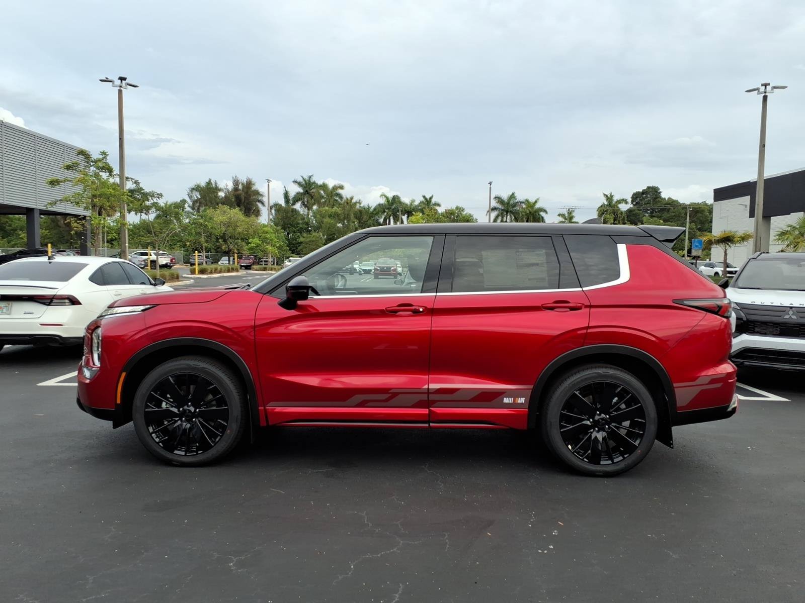 New 2026 Mitsubishi Outlander AWD image 3