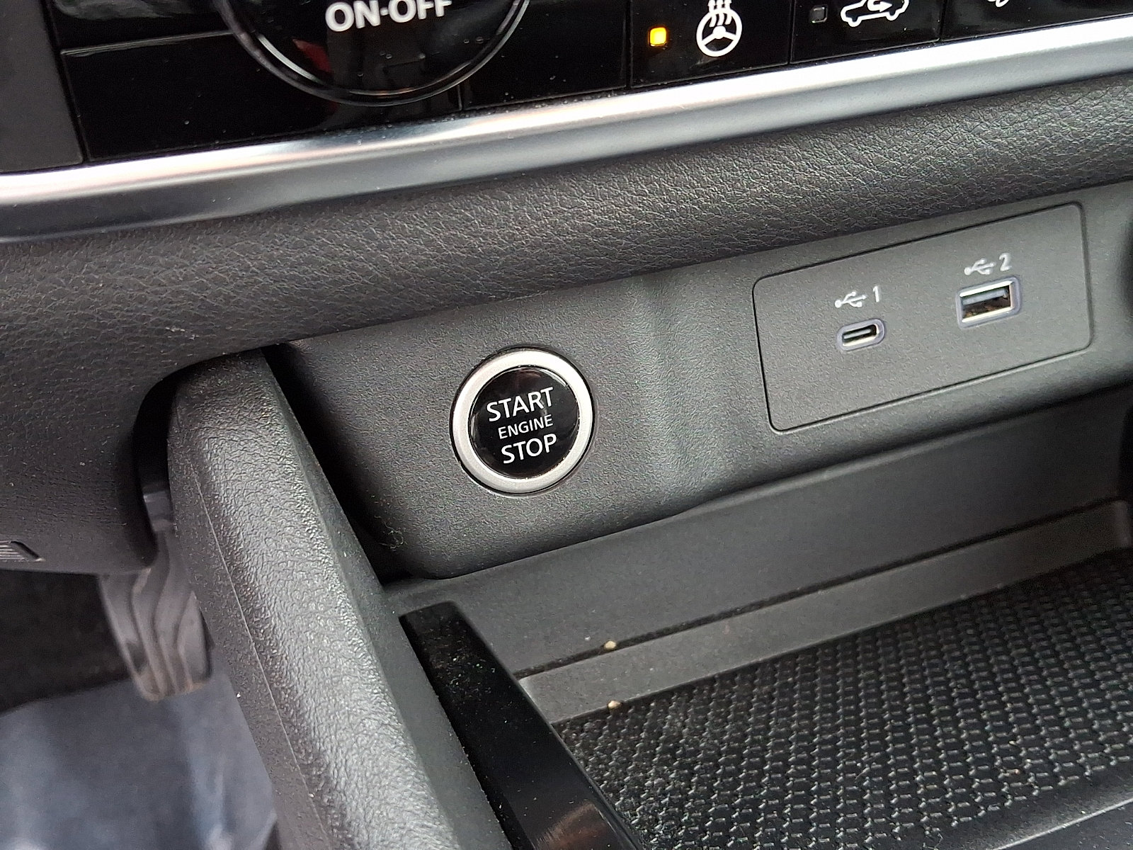 Certified 2023 Nissan Rogue SV w/ SV Premium B Package image 24