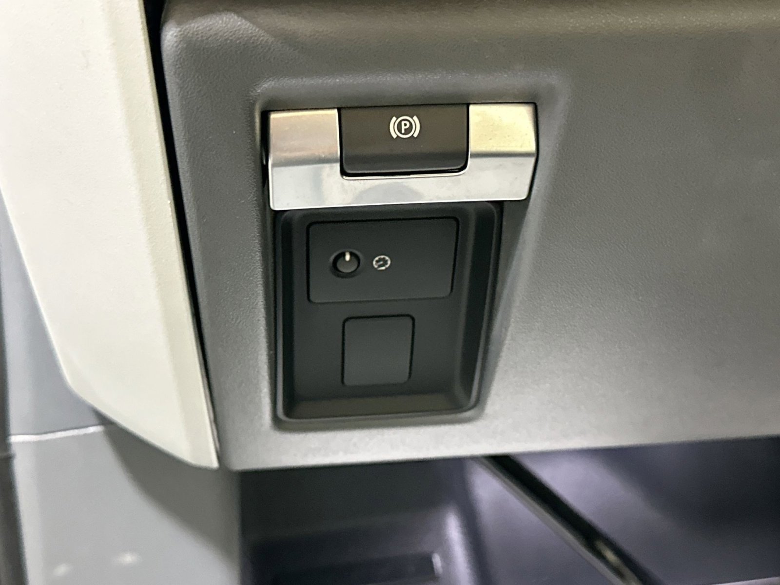 Used 2020 Land Rover Defender 110 HSE image 18