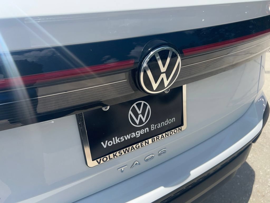 New 2026 Volkswagen Taos SE FWD image 31